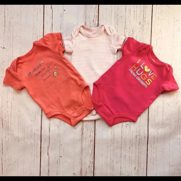 Carter’s bundle baby girl Onesies Size 3 months - Picture 1 of 7